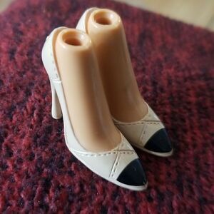 2004 Flashback Fever Cloe Twiinz Phoebe MGA Bratz Doll Shoes Black Heels